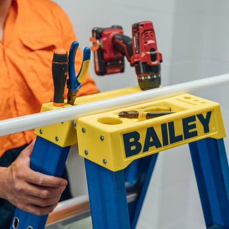 The Benefits of Fibreglass Ladders
